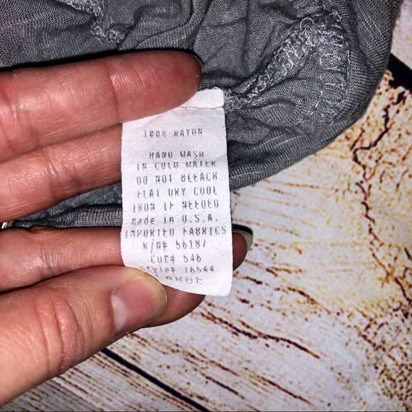 Threads Tank Top - Picture 4 of 5